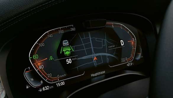 System asystujący kierowcy Professional w BMW serii 5 Limuzyna G30 System asystujący kierowcy Professional w BMW serii 5 Limuzyna G30, modernizacja 2020, kokpit