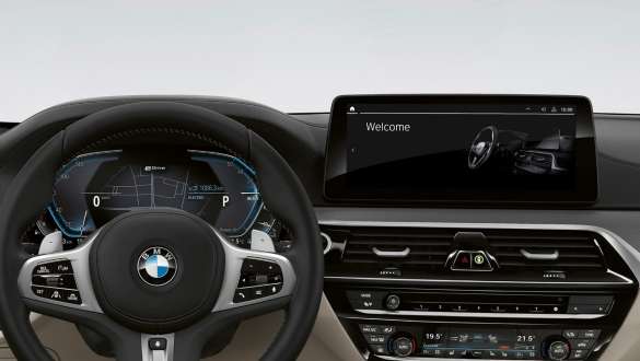 BMW Live Cockpit Professional w BMW serii 5 Limuzyna G30, wnętrze BMW Live Cockpit Professional w BMW serii 5 Limuzyna G30 modernizacja 2020 kokpit