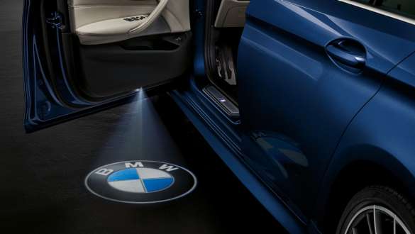 Diodowe projektory drzwiowe BMW w BMW serii 5 Touring G31 Diodowe projektory drzwiowe BMW w BMW serii 5 Touring G31, modernizacja 2020