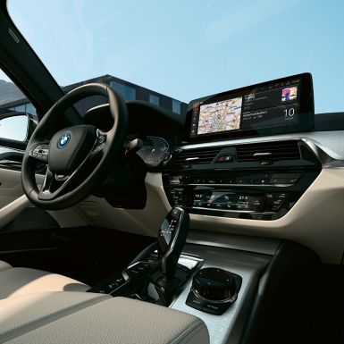 Kokpit BMW serii 5 Touring G31 Kokpit w BMW serii 5 Touring G31, modernizacja 2020, szary Sophisto, wnętrze