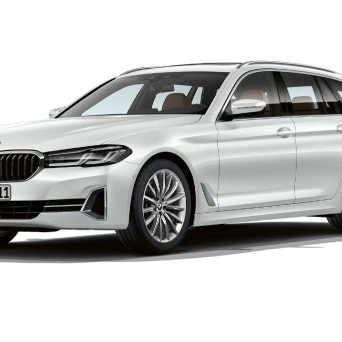 BMW serii 5 Touring G31 Luxury Line, przód BMW serii 5 Touring 530i G31 2020 Luxury Line, biel mineralna, przedni półprofil