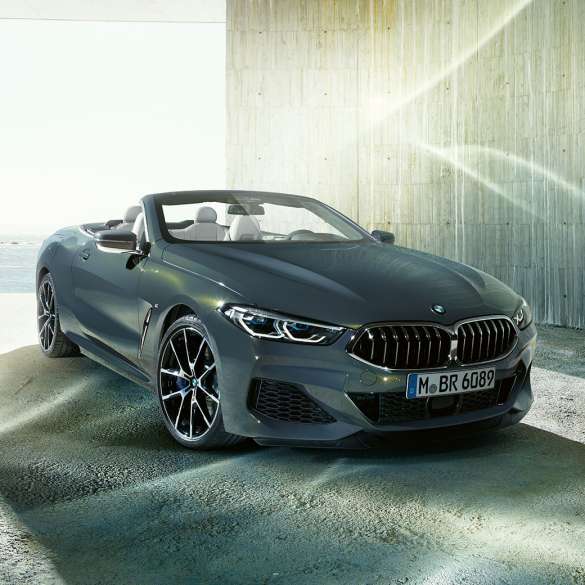 BMW M850i xDrive, szary drawit metalizowany, lewy przedni półprofil. BMW M850i xDrive, szary drawit metalizowany, lewy przedni półprofil.