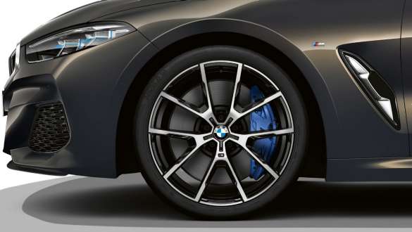 BMW M850i xDrive, szary drawit metalizowany, 20-calowe obręcze kół ze stopów lekkich 728 M. BMW M850i xDrive, szary drawit metalizowany, 20-calowe obręcze kół ze stopów lekkich 728 M.