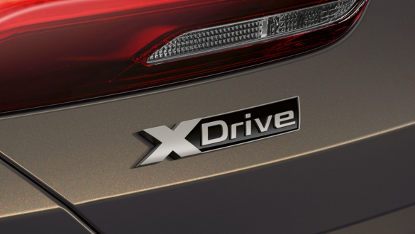 BMW M850i xDrive, szary drawit metalizowany, znaczek xDrive. BMW M850i xDrive, szary drawit metalizowany, znaczek xDrive.