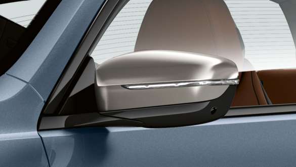 Lusterka zewnętrzne. BMW serii 8 Coupé, obudowy lusterek zewnętrznych w kolorze Cerium Grey.