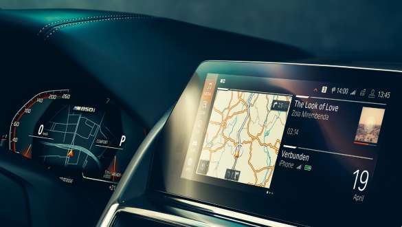 BMW Operating System 7.0. BMW serii 8 Coupé, kokpit, BMW Operating System 7.0.