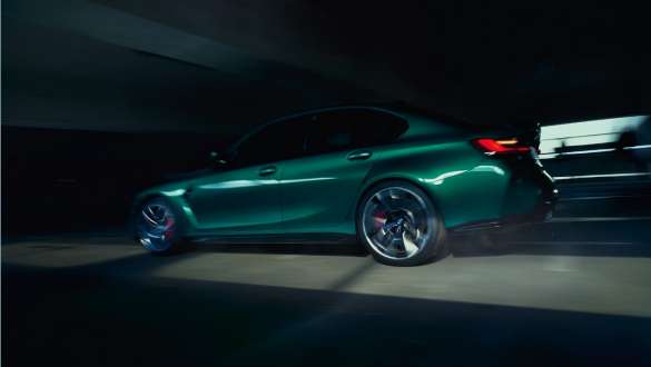 Układ jezdny M, BMW M3 Limuzyna G80 2020 BMW M3 Limuzyna G80 2020, zielony Isle of Man, układ jezdny M, widok z boku