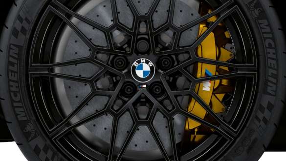 Hamulce węglowo-ceramiczne M, BMW M4 Coupé G82 2020 BMW M4 Coupé G82 2020, hamulce węglowo-ceramiczne M, zbliżenie