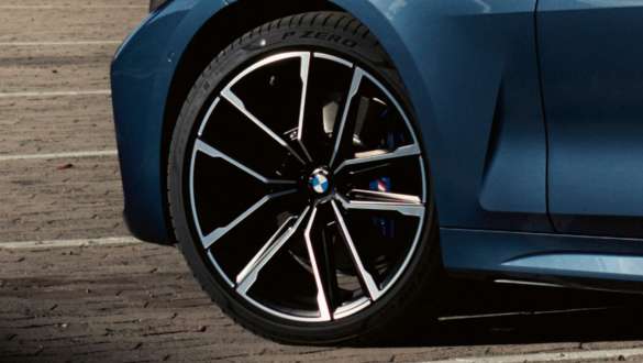 18-calowe obręcze kół M ze stopów lekkich 848 M, BMW M440i xDrive Coupé G22 2020 BMW M440i xDrive Coupé G22, 18-calowe obręcze kół M ze stopów lekkich 848 M, zbliżenie