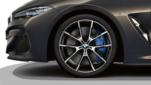 Hamulce sportowe M. BMW M850i xDrive Cabrio ze sportowym układem hamulcowym M.