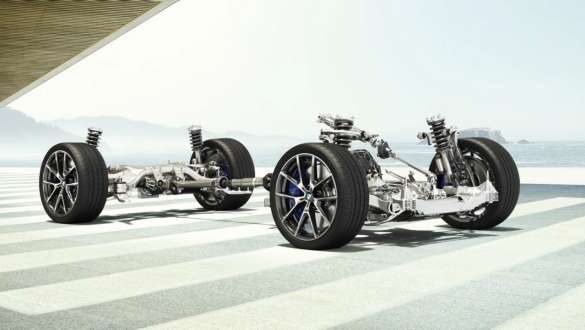 Adaptacyjny układ jezdny M. BMW M850i xDrive Cabrio z adaptacyjnym układem jezdnym M.