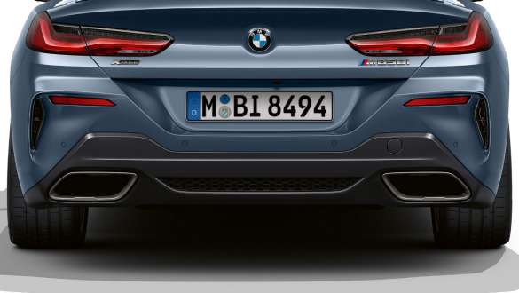 Końcówki wydechu po obu stronach. BMW M850i xDrive Coupé z końcówkami wydechu po obu stronach.