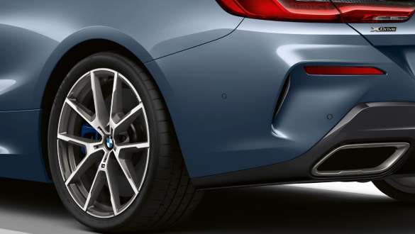 Zintegrowany aktywny układ kierowniczy. BMW M850i xDrive Coupé ze zintegrowanym aktywnym układem kierowniczym.