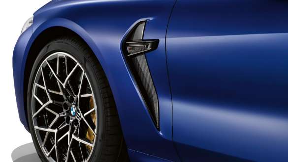 Specyficzne dla modeli M skrzela z karbonu. BMW M8 Competition Coupé ze skrzelami M z karbonu.