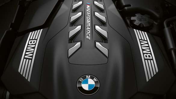 8-cylindrowy silnik benzynowy M TwinPower Turbo BMW M850i xDrive Gran Coupé G16 LCI modernizacja 2022 BMW M850i M xDrive Gran Coupé G16 LCI modernizacja 2022 8-cylindrowy silnik benzynowy M TwinPower Turbo zbliżenie