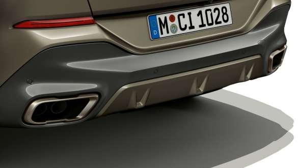 BMW X6 M50i tył ze sportowym układem wydechowym M G06 BMW X6 M50i tył ze sportowym układem wydechowym M G06 2018 SUV