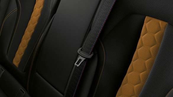 Fotele wielofunkcyjne M w BMW X6 M Competition F96 Pasy bezpieczeństwa M w BMW X6 M Competition F96 2020 SUV wnętrze