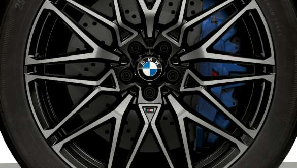 Hamulce pływające M w BMW X6 M Competition F96 Hamulce pływające M w BMW X6 M Competition F96 2020 SUV zbliżenie