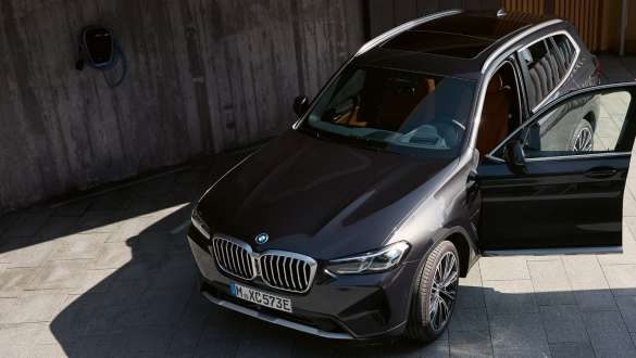 Technologia hybrydowa plug in BMW X3 xDrive30e 2021 szary Sophisto Technologia hybrydowa plug in BMW X3 xDrive30e 2021 szary Sophisto przedni półprofil