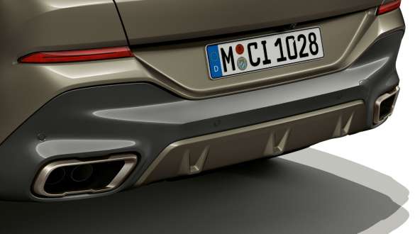 Sportowy układ wydechowy M w BMW X6. Zbliżenie na sportowy układ wydechowy M w BMW X6.