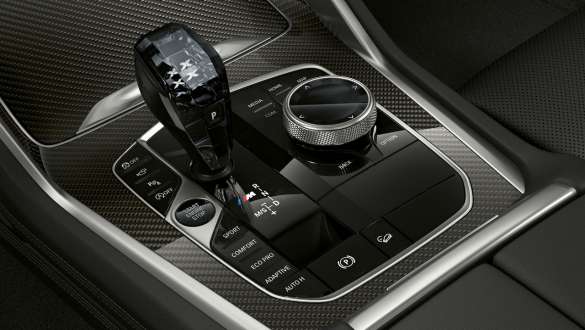 BMW X6 z widokiem szklanych aplikacji „Crafted Clarity”. Wnętrze BMW X6 z widokiem szklanych aplikacji „Crafted Clarity”.