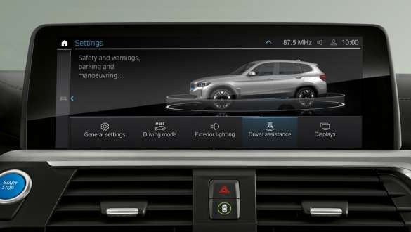 System asystujący kierowcy Professional BMW iX3 G08 System asystujący kierowcy Professional BMW iX3 G08 2020, monitor pokładowy, wnętrze