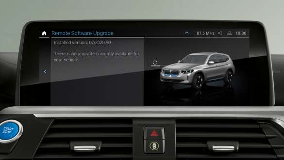 Zdalna aktualizacja oprogramowania BMW iX3 G08 Zdalna aktualizacja oprogramowania BMW iX3 G08 2020, monitor pokładowy, wnętrze