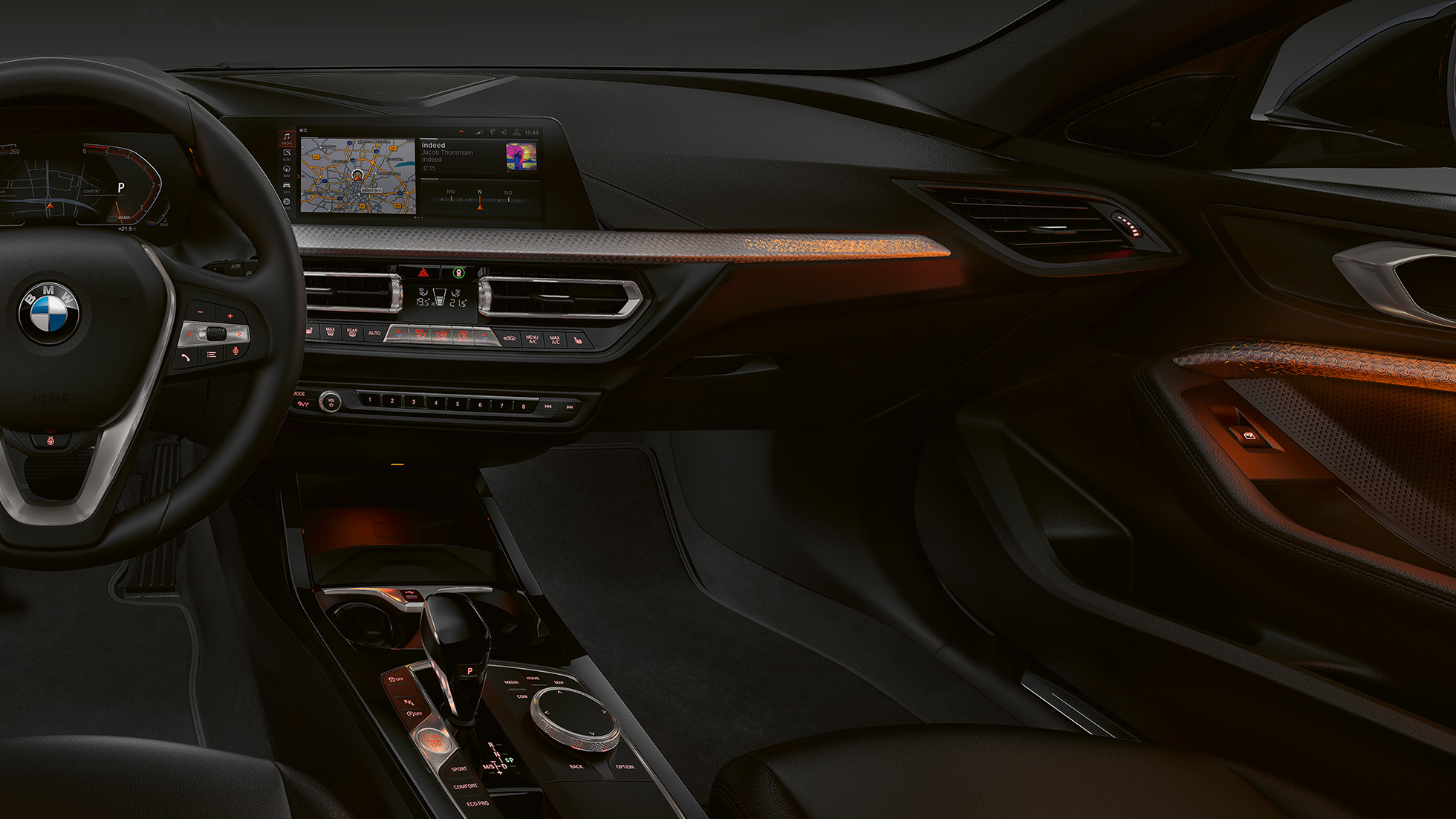 BMW serii 1, model Luxury Line, listwy ozdobne „Illuminated Nizza”.