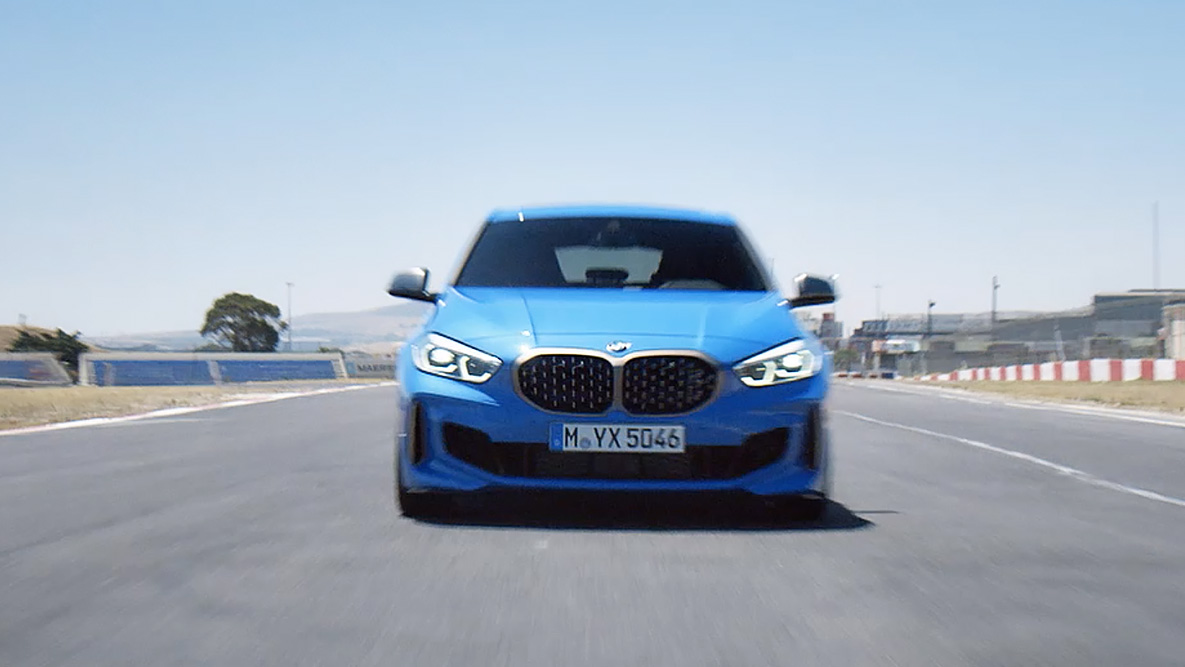 Trakcja i stabilność jazdy. BMW serii 1 z dobrą trakcją i stabilnością jazdy.