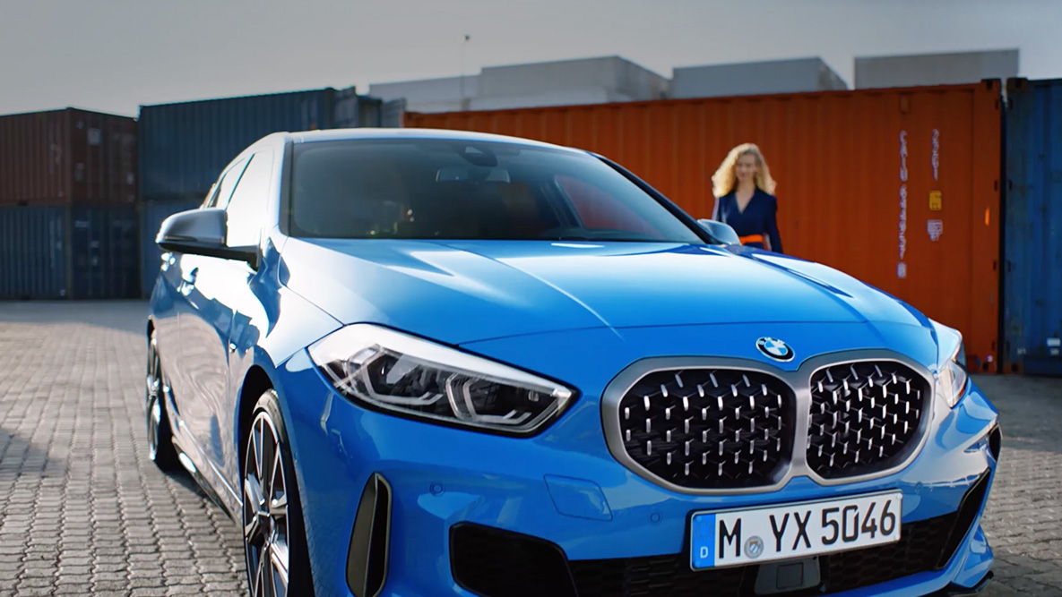 Inteligentny asystent osobisty BMW. BMW serii 1 z asystentem głosowym, inteligentnym asystentem osobistym BMW.