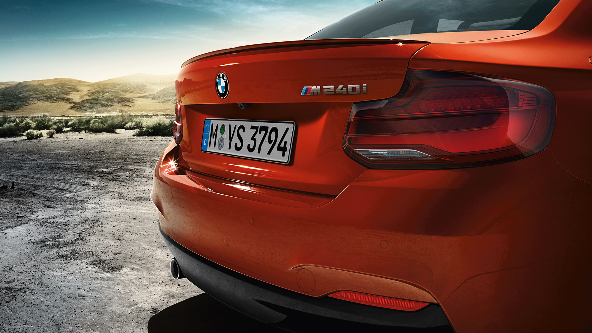 BMW serii 2 Coupé, nazwa modelu z tyłu BMW serii 2 Coupé, nazwa modelu z tyłu
