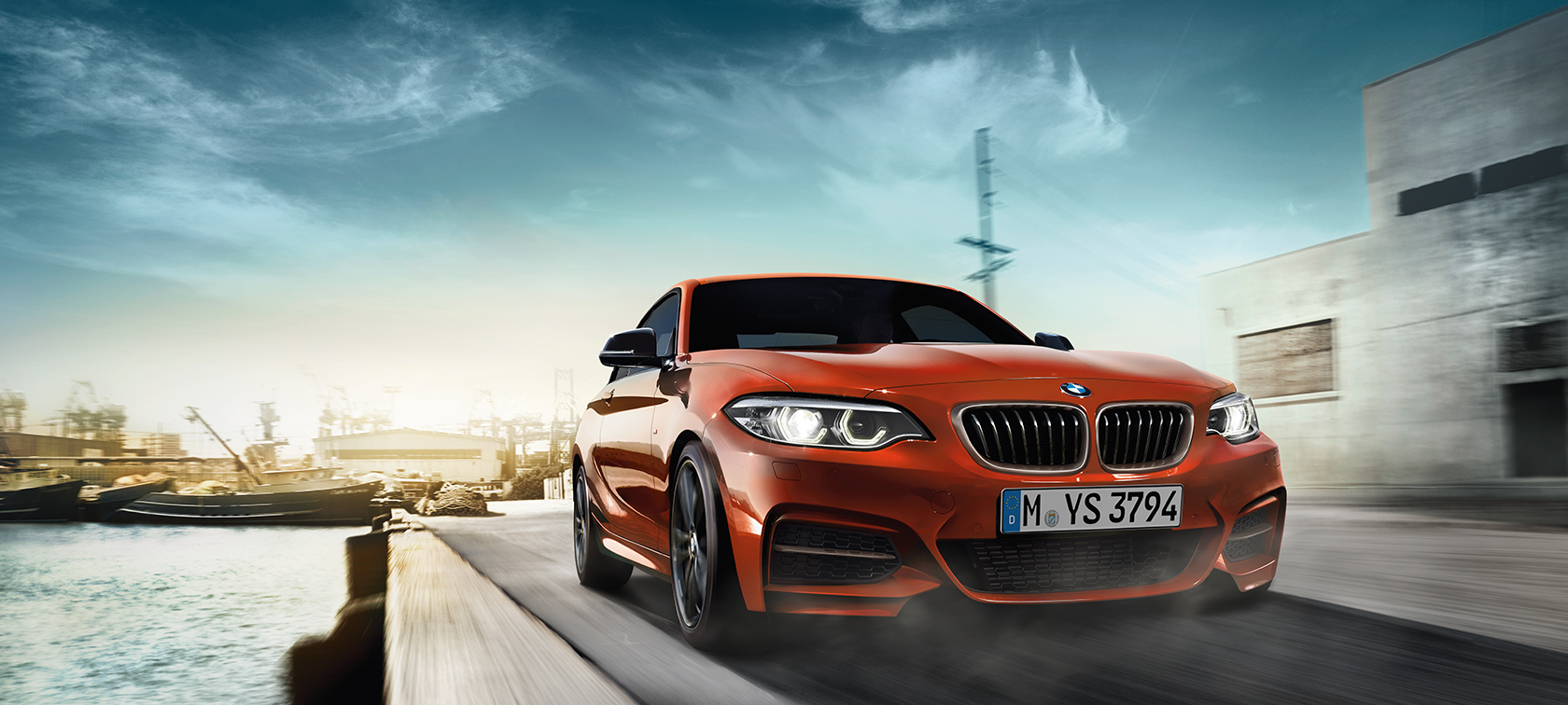 BMW serii 2 Coupé, w ruchu, przedni półprofil BMW serii 2 Coupé, w ruchu, przedni półprofil
