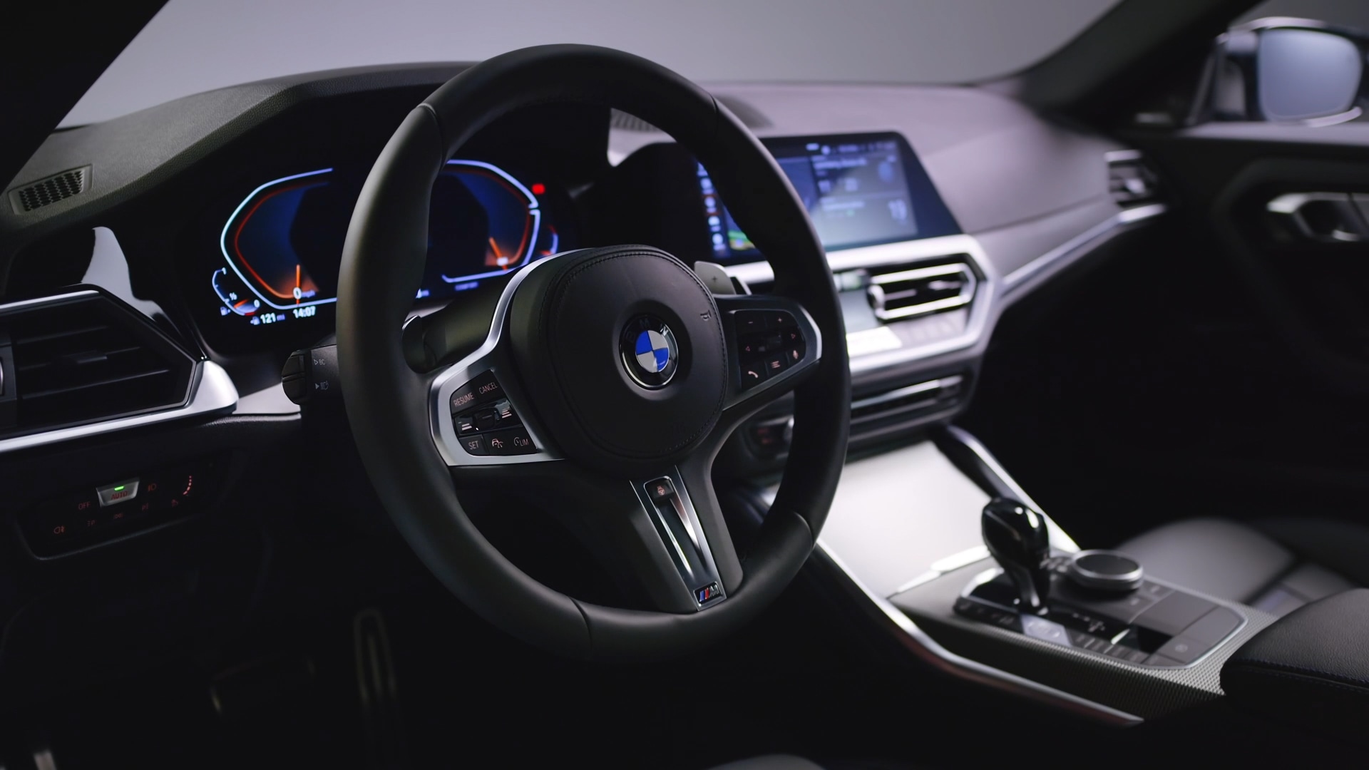 Najważniejsze cechy stylistyki wnętrza BMW serii 2 Coupé. Najważniejsze cechy stylistyki wnętrza BMW serii 2 Coupé.