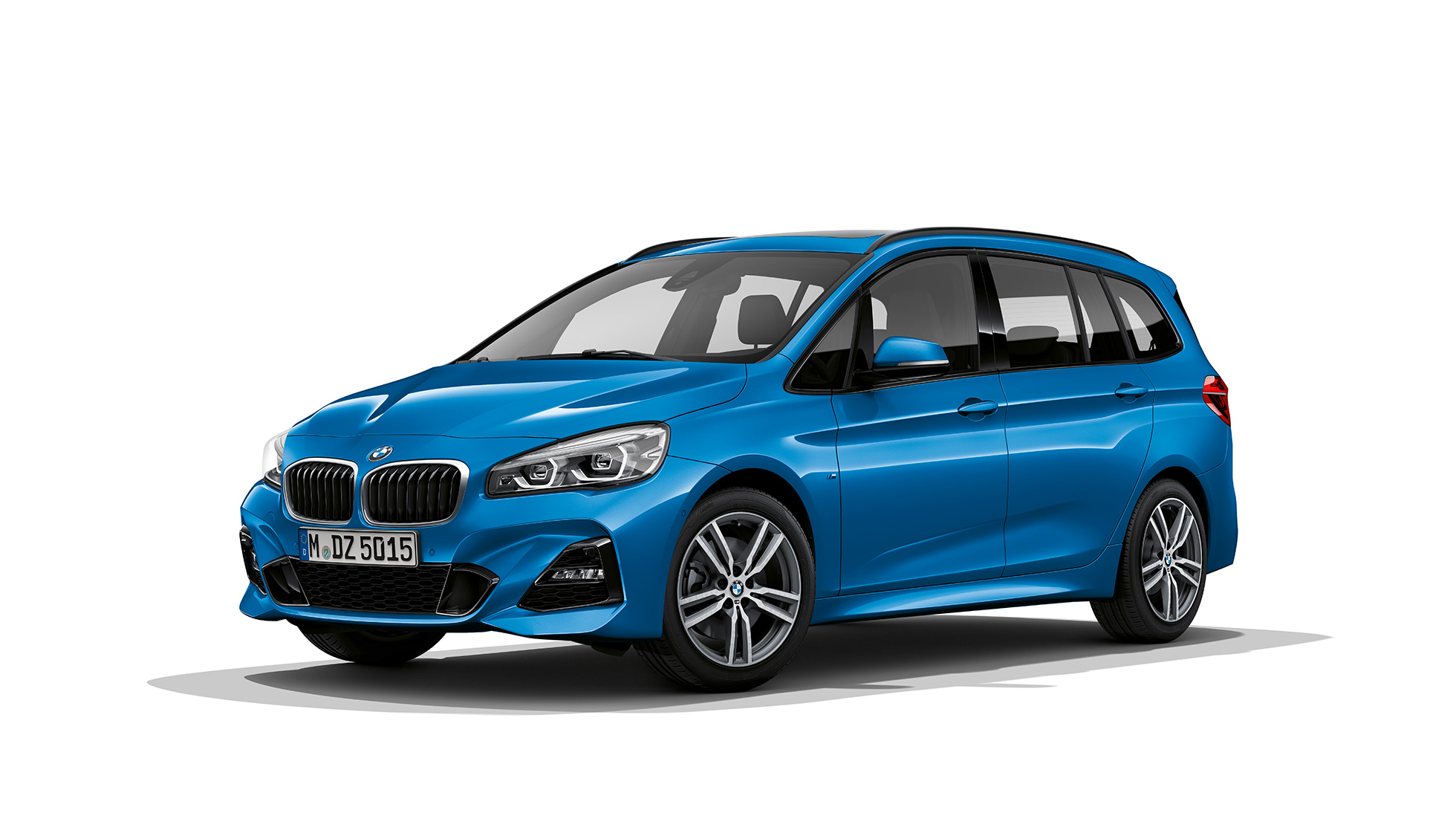 Przedni półprofil BMW serii 2 Gran Tourer, model M Sport BMW serii 2 Gran Tourer 220d xDrive, model M Sport F46, modernizacja 2018, niebieski Estoril, metalizowany, przedni półprofil