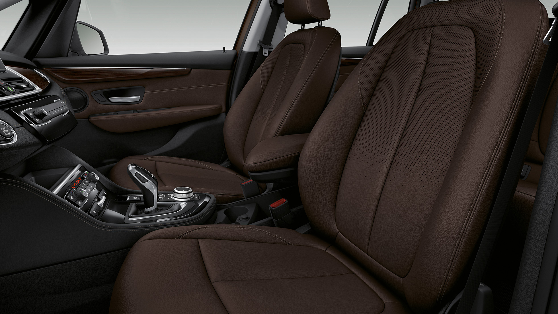 Fotele sportowe BMW serii 2 Gran Tourer, model Luxury Line Fotele sportowe BMW serii 2 Gran Tourer 218d xDrive, model Luxury Line F46, 2018, wnętrze