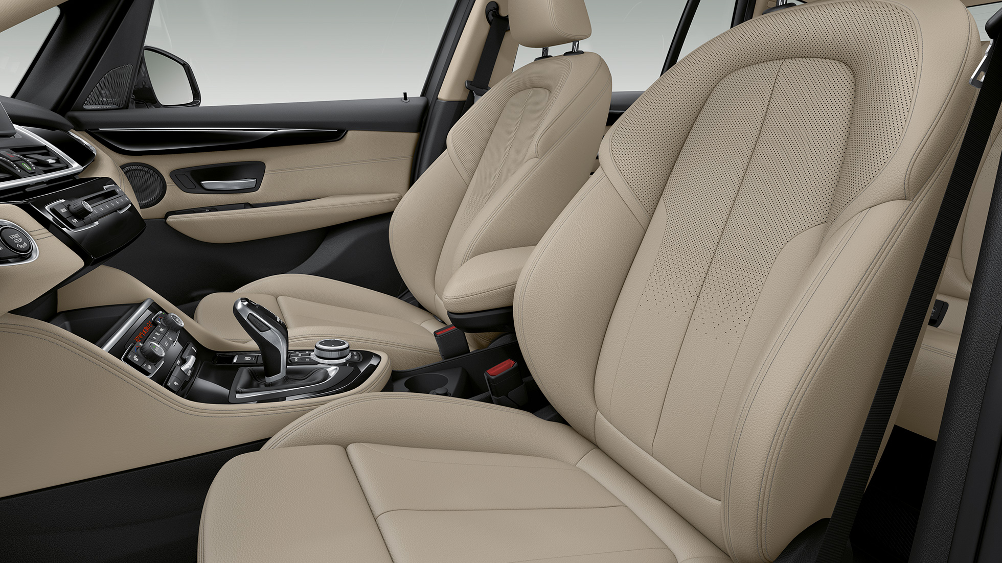 Fotele sportowe BMW serii 2 Gran Tourer, model Sport Line Fotele sportowe BMW serii 2 Gran Tourer 220d, model Sport Line F46, 2018, wnętrze
