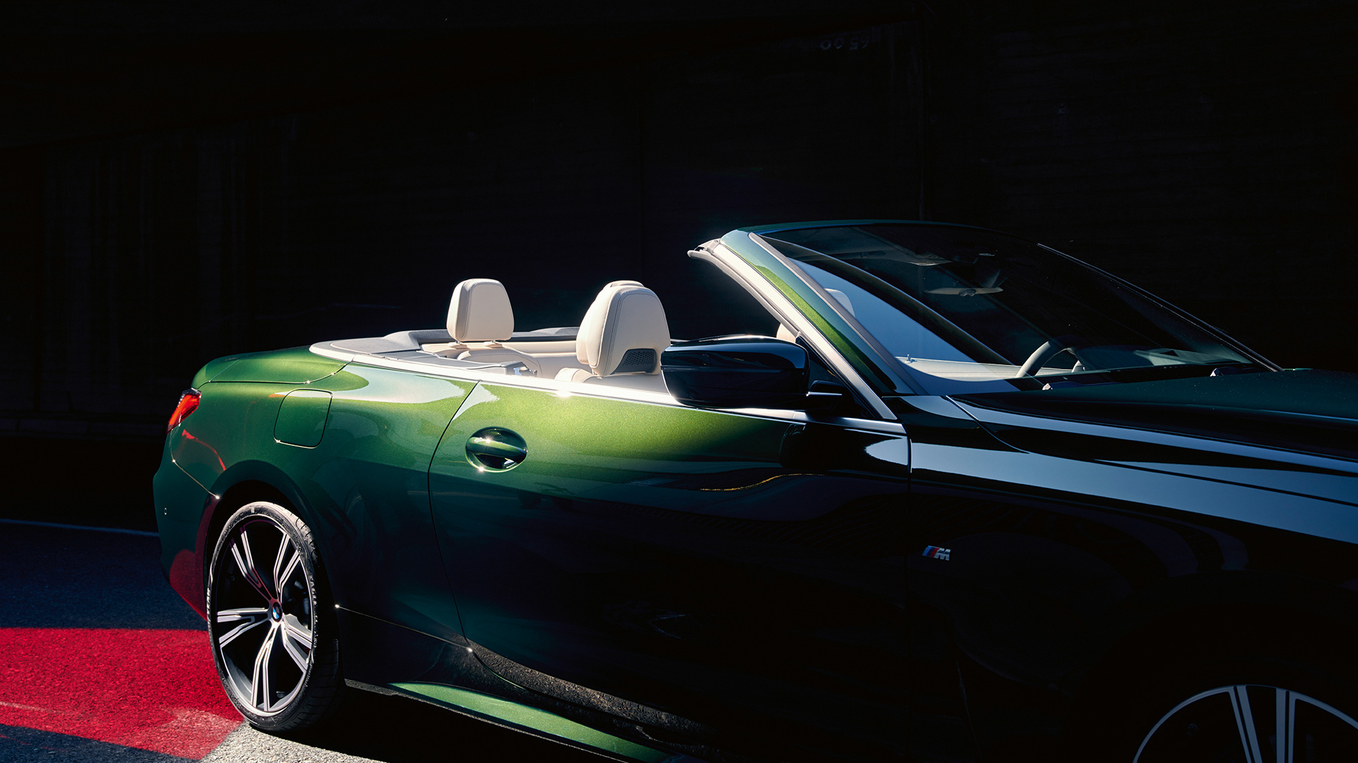Przedni półprofil BMW serii 4 Cabrio G23 2020 BMW serii 4 Cabrio G23 2020, zieleń San Remo metalizowany, tylny półprofil