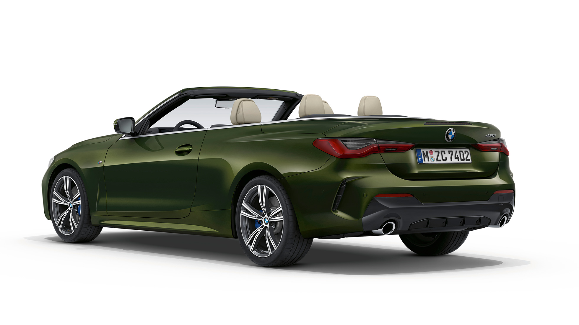 Tył BMW serii 4 Cabrio model M Sport G23 2020 BMW serii 4 Cabrio G23 2020 model M Sport, zieleń San Remo, metalizowany, tylny półprofil