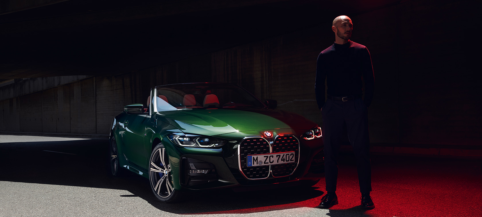 Widok z przodu BMW serii 4 Cabrio G23 2020 BMW serii 4 Cabrio G23 2020 zieleń San Remo metalizowany, widok z przodu z modelem