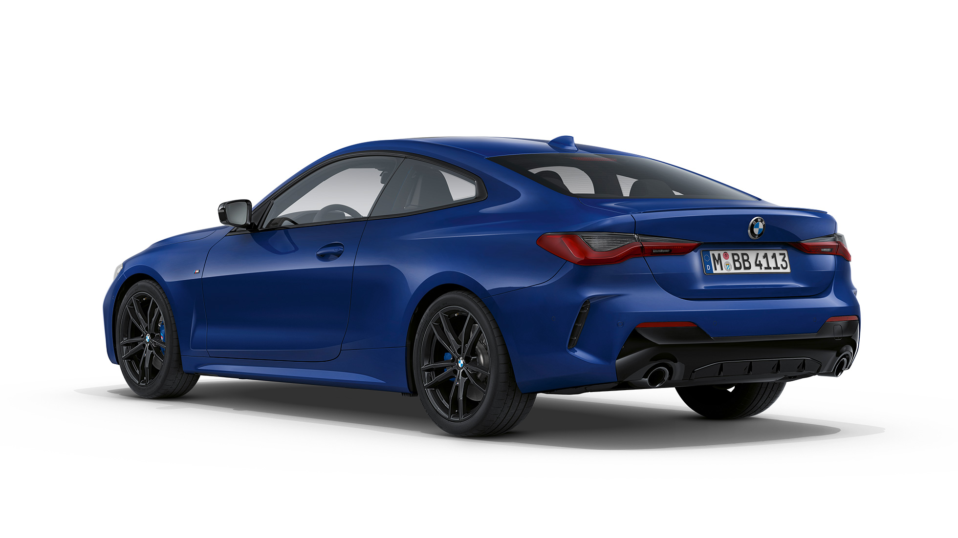 Tył BMW serii 4 Coupé, pakiet sportowy M, G22 2020 BMW serii 4 Coupé G22 2020, pakiet sportowy M, niebieski Arctic Race, metalizowany, tylny półprofil