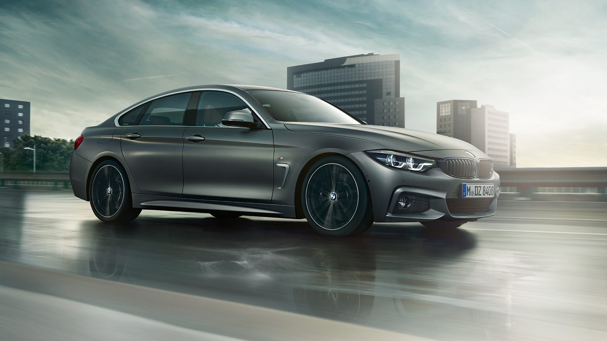 BMW serii 4 Gran Coupé, bok w trakcie jazdy BMW serii 4 Gran Coupé, bok w trakcie jazdy