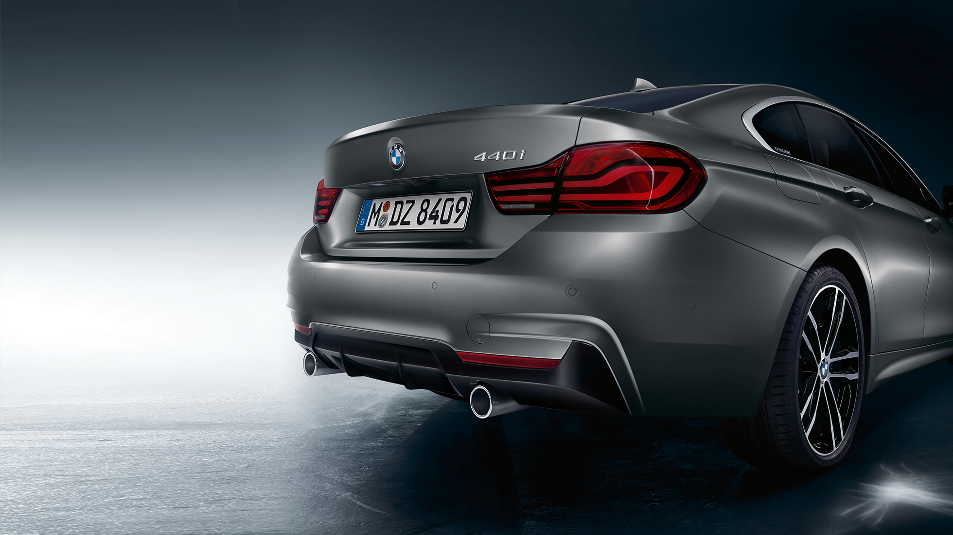 BMW serii 4 Gran Coupé, fotele przednie BMW serii 4 Gran Coupé, oznaczenie modelu z tyłu BMW serii 4 Gran Coupé, fotele przednie BMW serii 4 Gran Coupé, oznaczenie modelu z tyłu