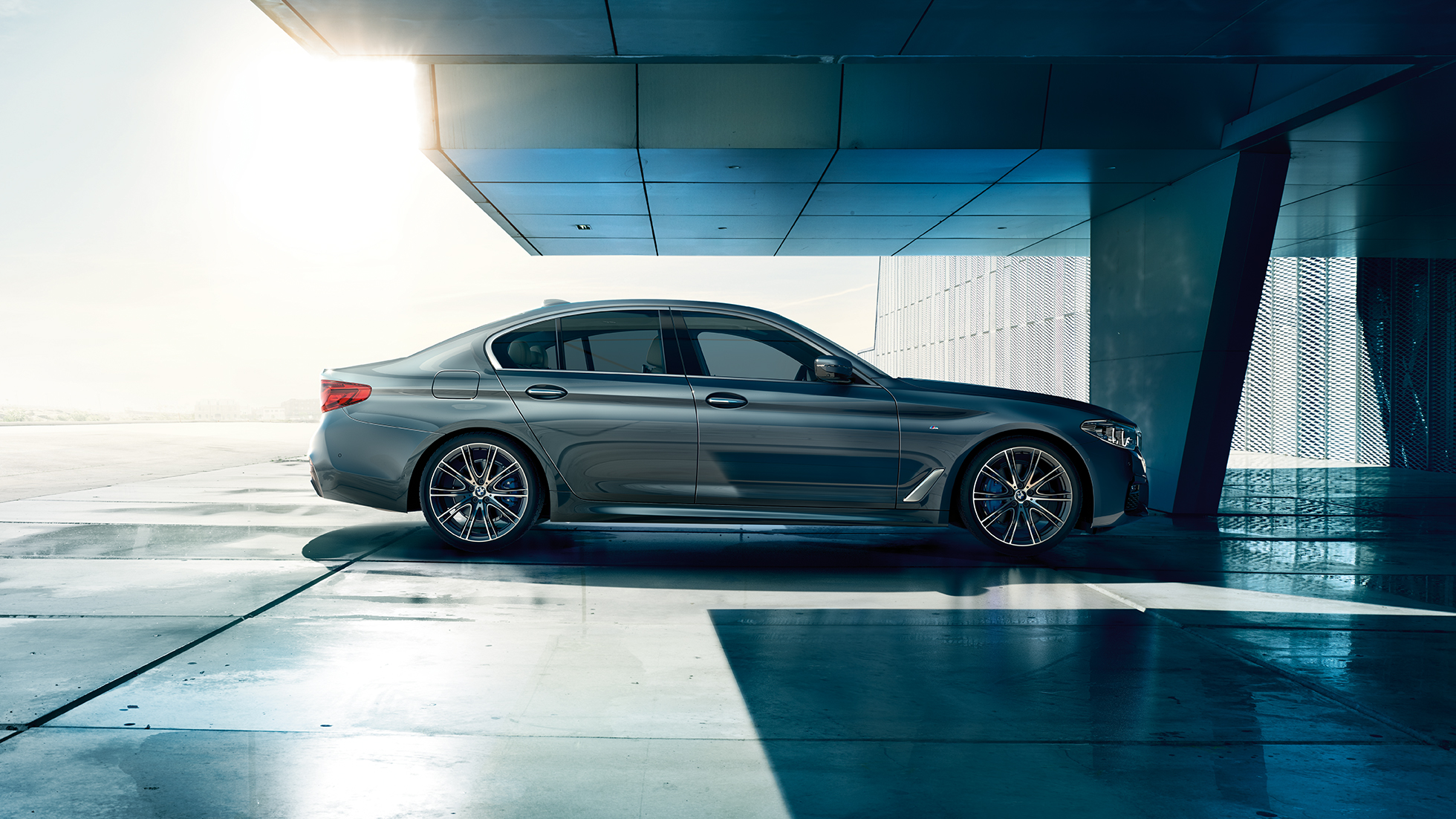 BMW serii 5 Limuzyna, widok z boku BMW serii 5 Limuzyna, 540i Limuzyna G30, bazaltowy metalizowany, widok z boku