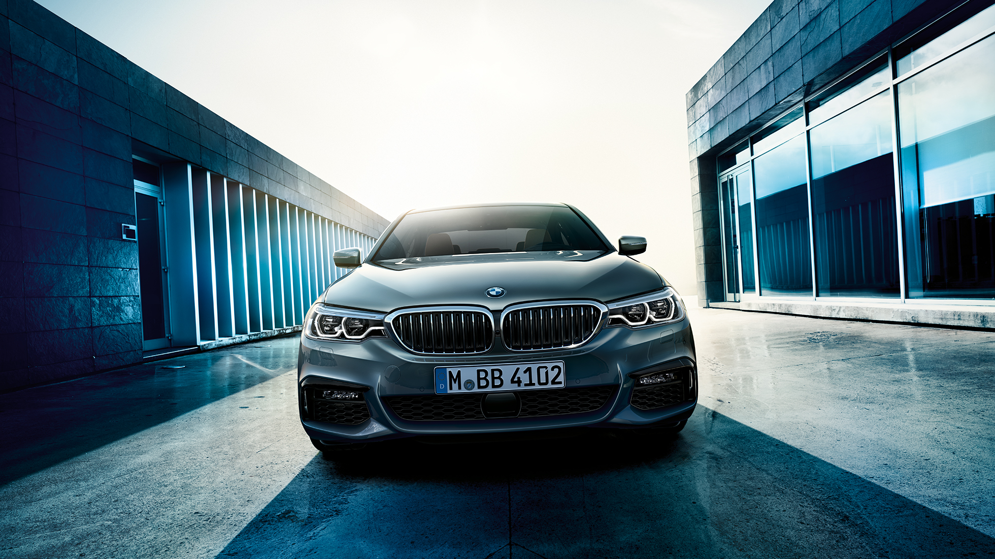 Wygląd zewnętrzny BMW serii 5 Limuzyna Wygląd zewnętrzny BMW serii 5 Limuzyna, najważniejsze fakt,y 540i Limuzyna G30, bazaltowy metalizowany, widok z przodu