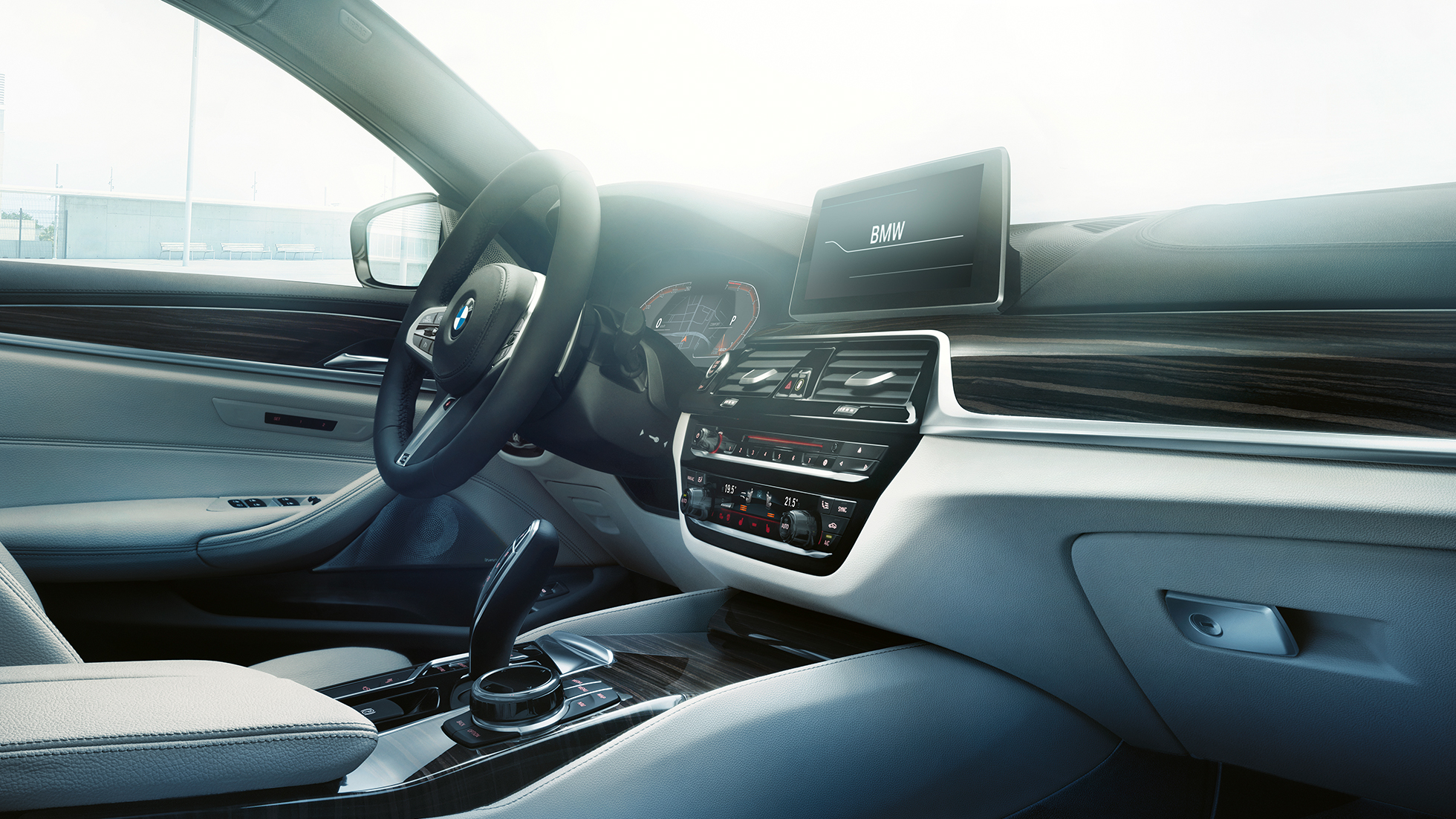 Kokpit BMW serii 5 Limuzyna Kokpit BMW serii 5 Limuzyna, najważniejsze cechy, 540i Limuzyna G30, bazaltowy metalizowany, wnętrze