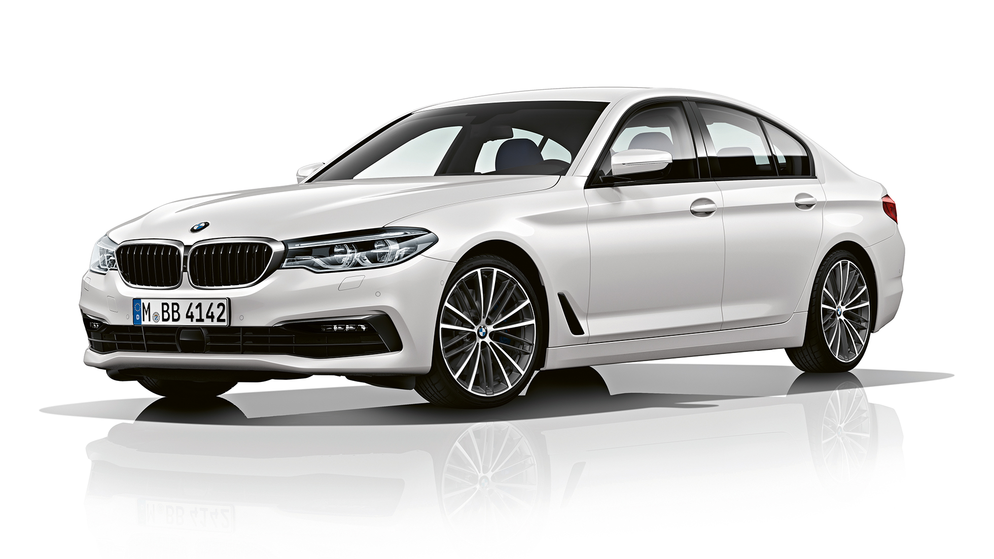 Sport Line. przedni półprofil. BMW serii 5 Limuzyna Sport Line, BMW serii 5 Limuzyna, 540i Limuzyna G30, biel alpejska metalizowany, przedni półprofil
