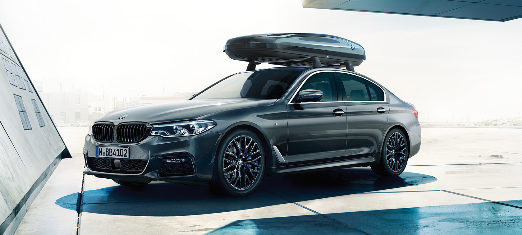Akcesoria w BMW serii 5 Limuzyna G30 BMW serii 5 Limuzyna z pojemnikiem dachowym BMW 520