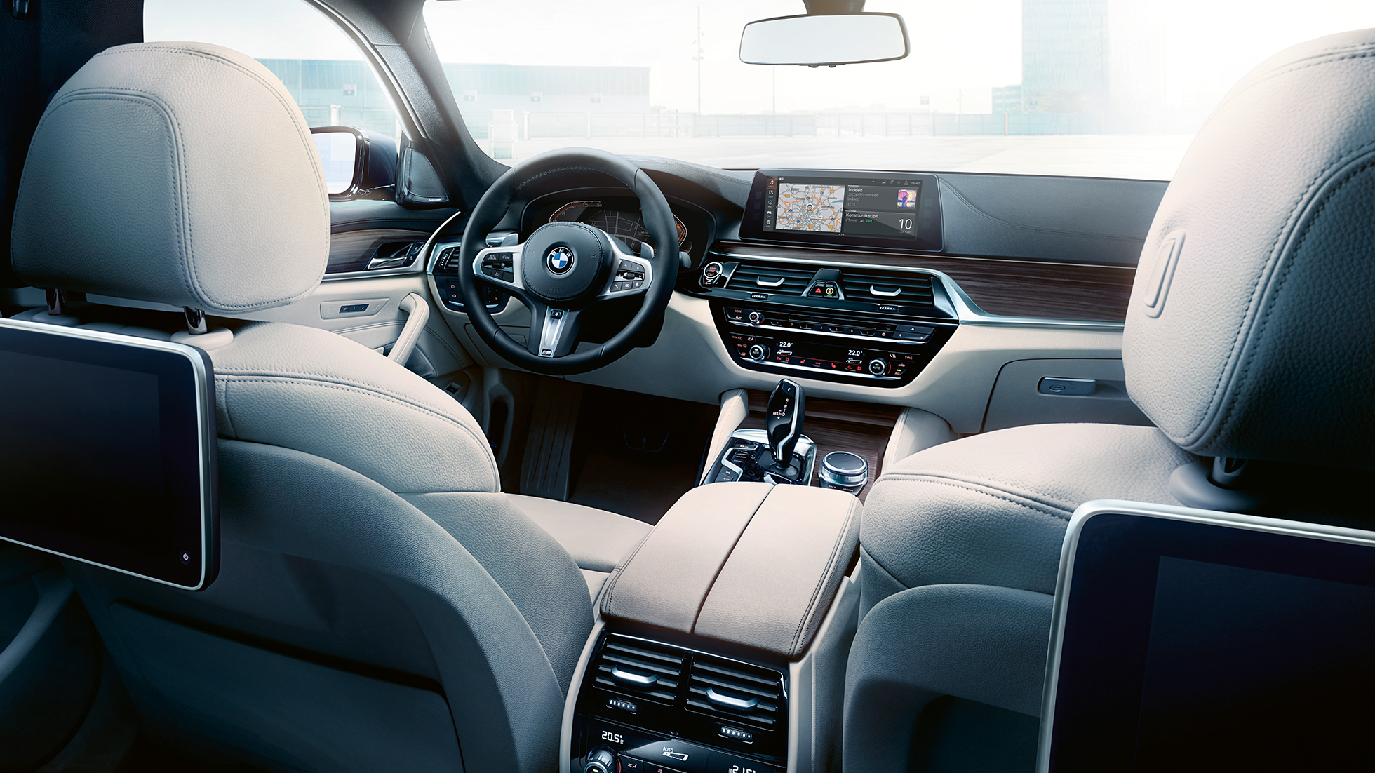Kokpit BMW serii 5 Touring Kokpit BMW serii 5 Touring 530d xDrive Touring G31, niebieski śródziemnomorski metalizowany