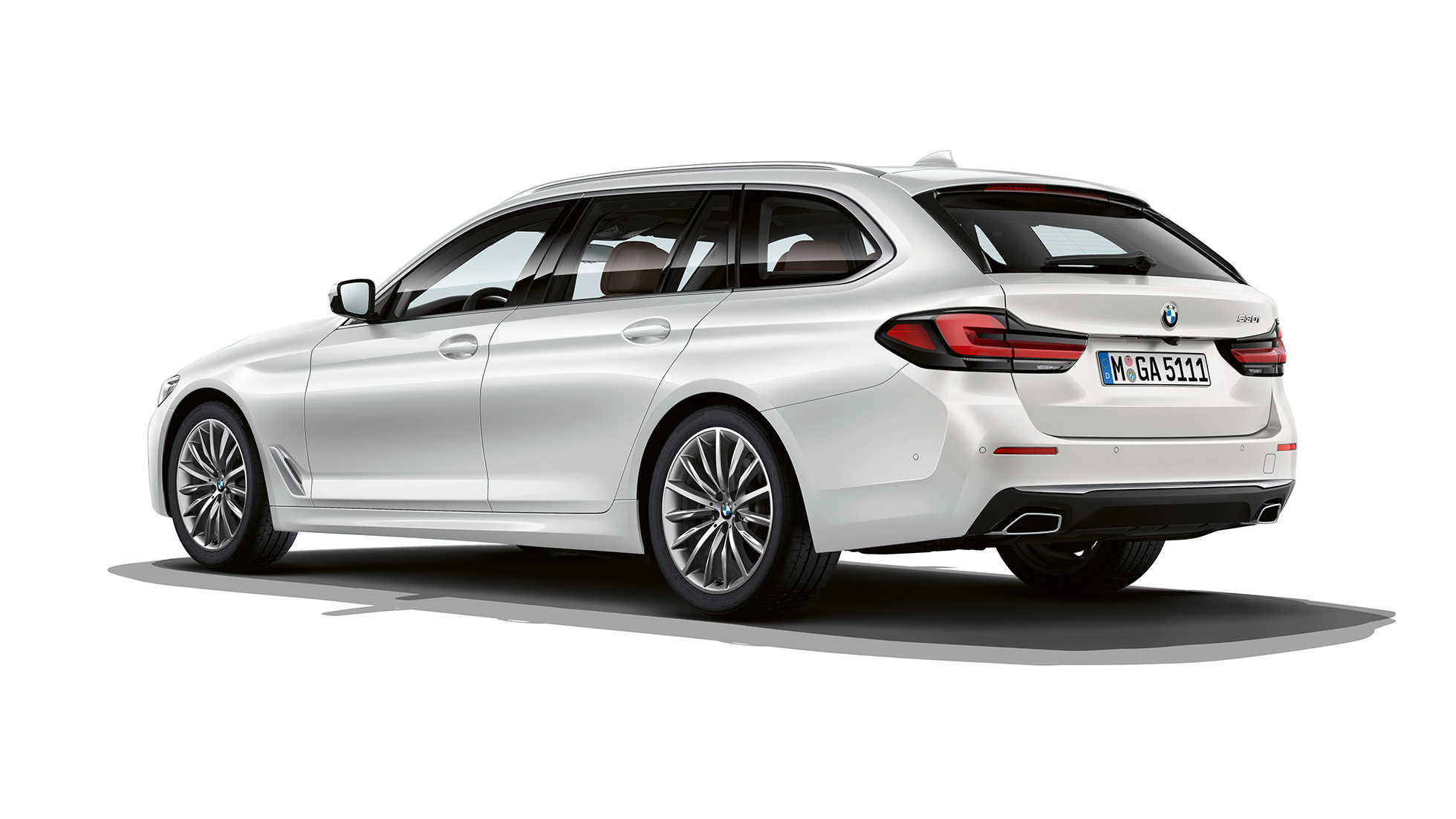 BMW serii 5 Touring G31 Luxury Line, tył BMW serii 5 Touring 530i G31 2020 Luxury Line, biel mineralna, tylny półprofil