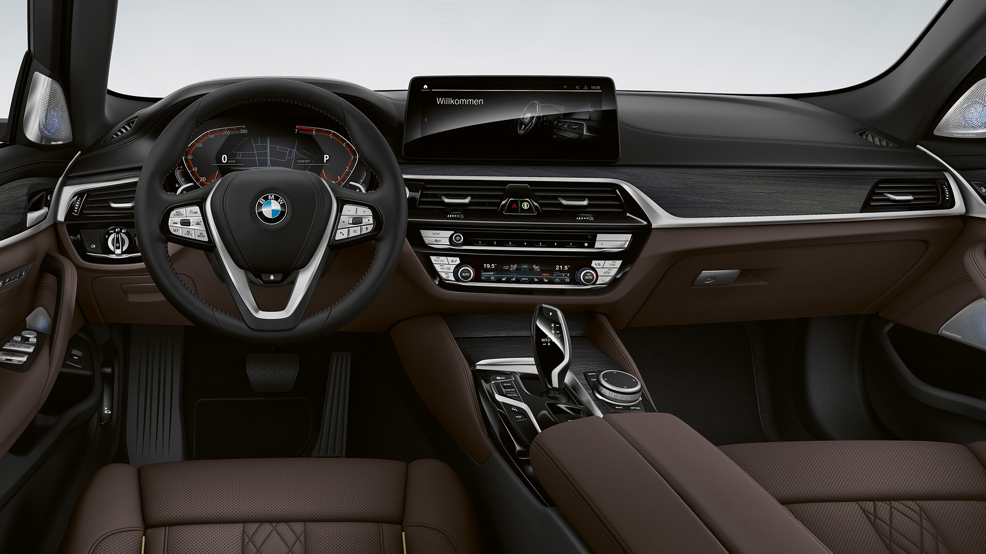 Kokpit BMW serii 5 Touring G31 Luxury Line Kokpit BMW serii 5 Touring 530i G31 2020 Luxury Line w ekskluzywnej skórze Nappa w kolorze mokki z ekskluzywnym stebnowaniem i kontrastującą lamówką, wnętrze